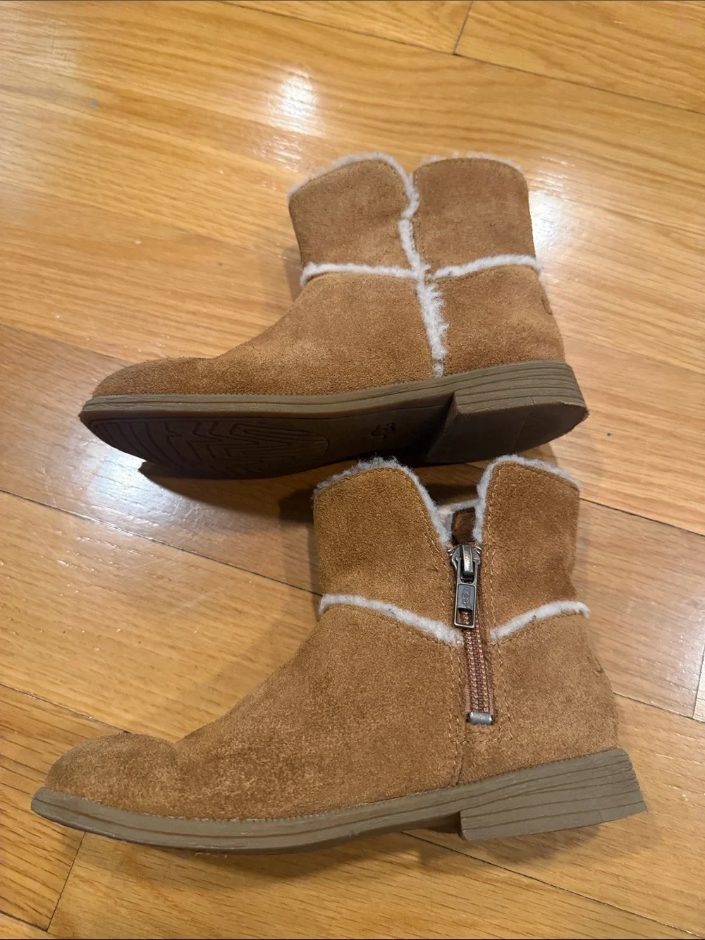 Ugg girls Colette chestnut suede ankle side zipper boots size 11.